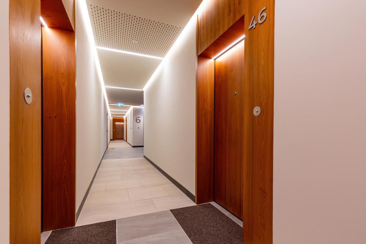 Sienna 65 Premium With Parking In By Renters Prestige Apartament *
